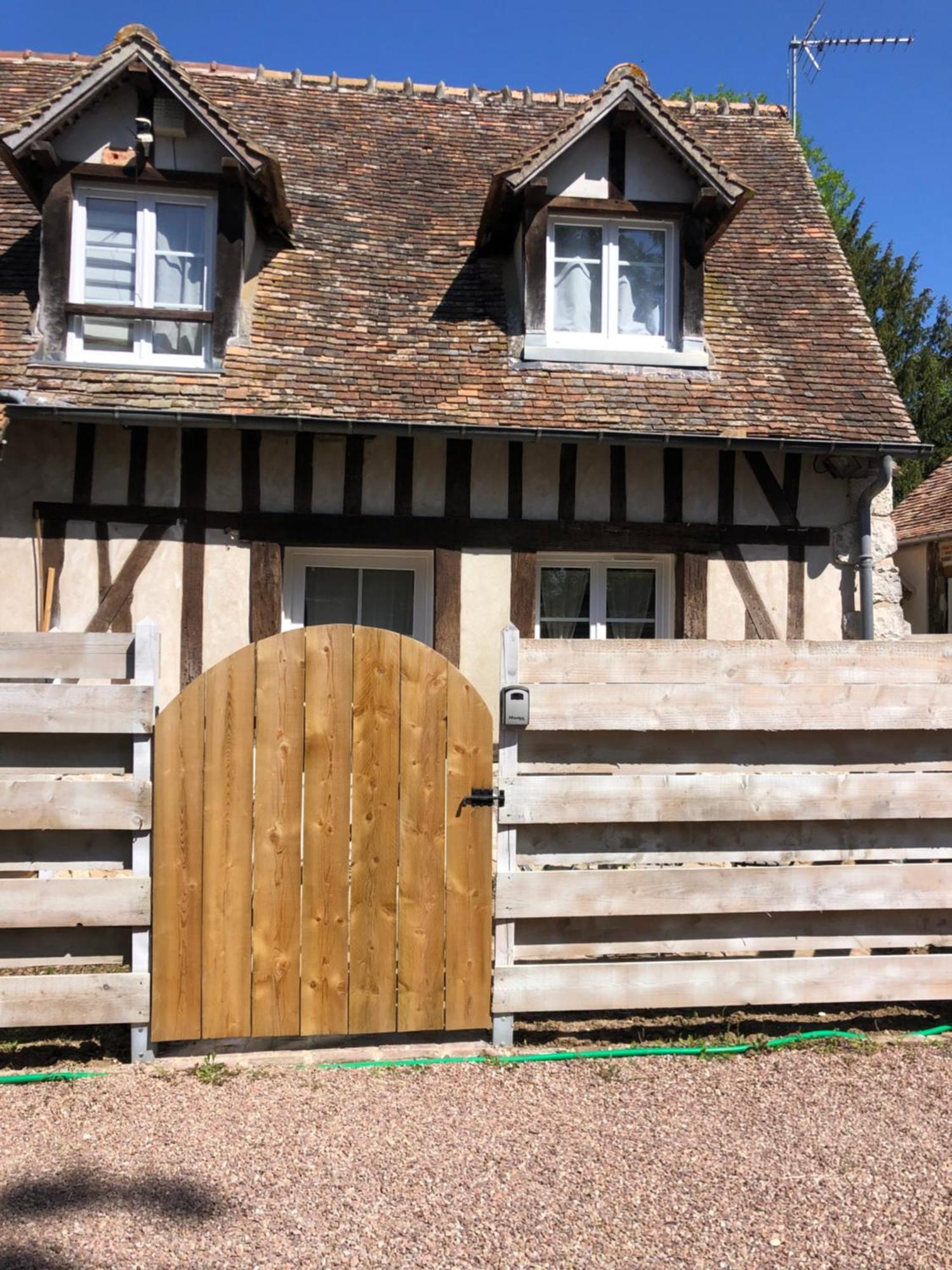 Bois-Jerome-Saint-OuenLa Chapelle De Monet - Logis Coquelicots别墅 外观 照片